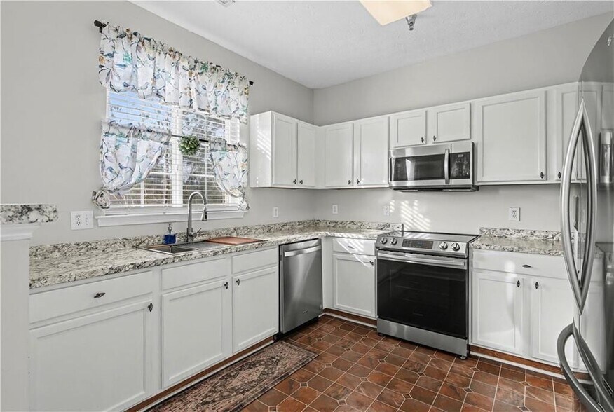 Building Photo - 102 Weatherstone Square Dr