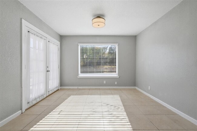 Building Photo - 1103 Floradale Dr