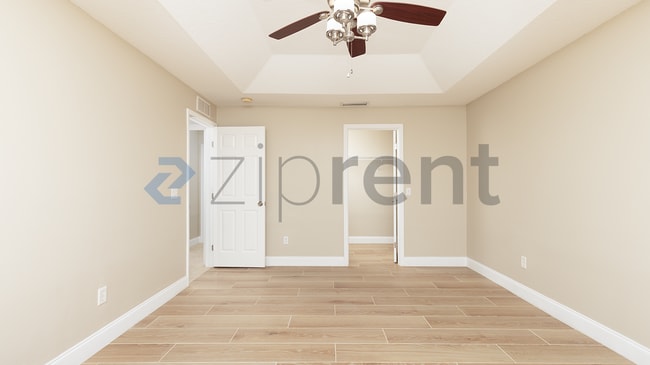 Building Photo - 1404 Edgewater Rd