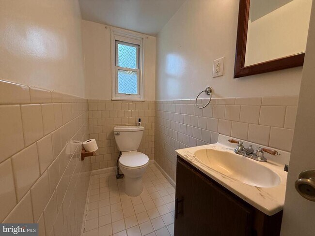 Building Photo - 5835 Mt Vernon Dr
