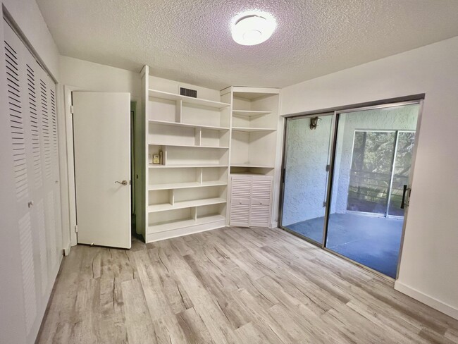 Building Photo - 3100 Riverside Dr