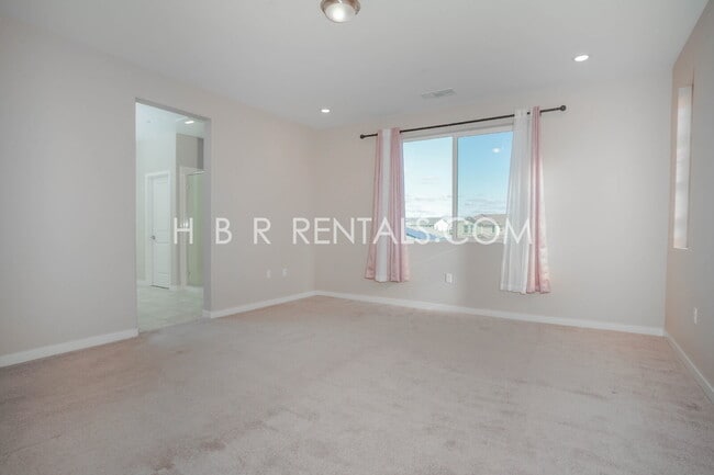 Building Photo - 1038 Osprey Dr