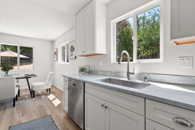 Building Photo - 205-205B Apple Knoll