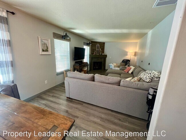 Building Photo - 4 br, 3 bath House - 225 NW 28th Street