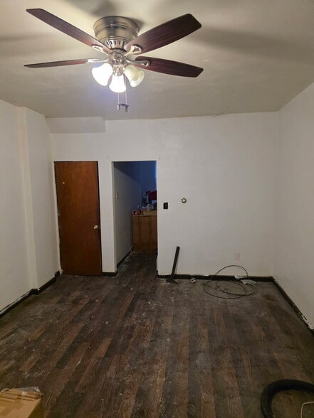 Livingroom - 33 Fleetwood St