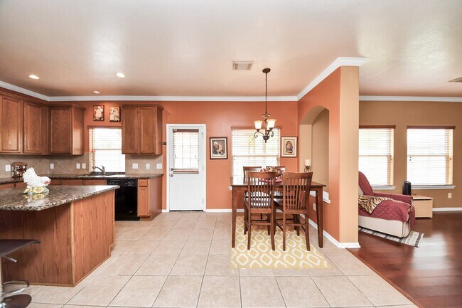 Building Photo - 8614 Riverbend Canyon Ln