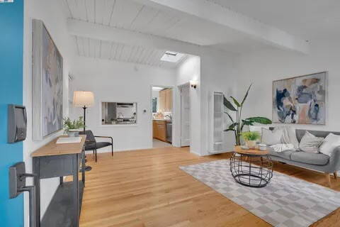 Building Photo - Charming 2-Bedroom Home for Rent