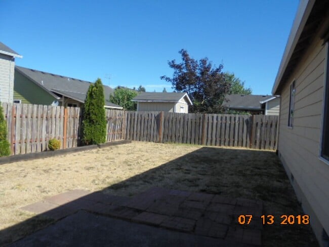 Building Photo - 3557 NE Hembree St