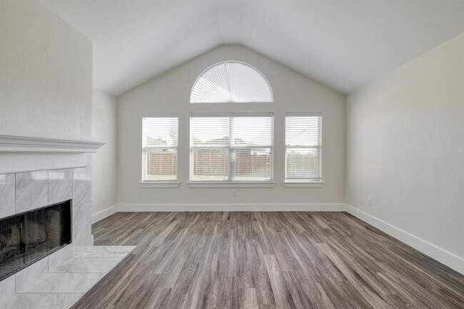 Building Photo - 277 Paddington Dr