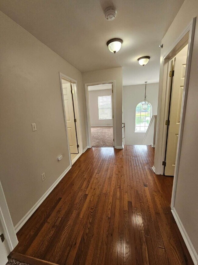 Building Photo - 3-Level Condo in Prime Sterling Heights Location. 2 Bed, 2 Full Bath, 2 Half Baths | 2-Car Garage...