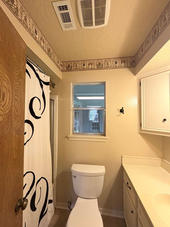 Building Photo - 22803 Trailwood Ln