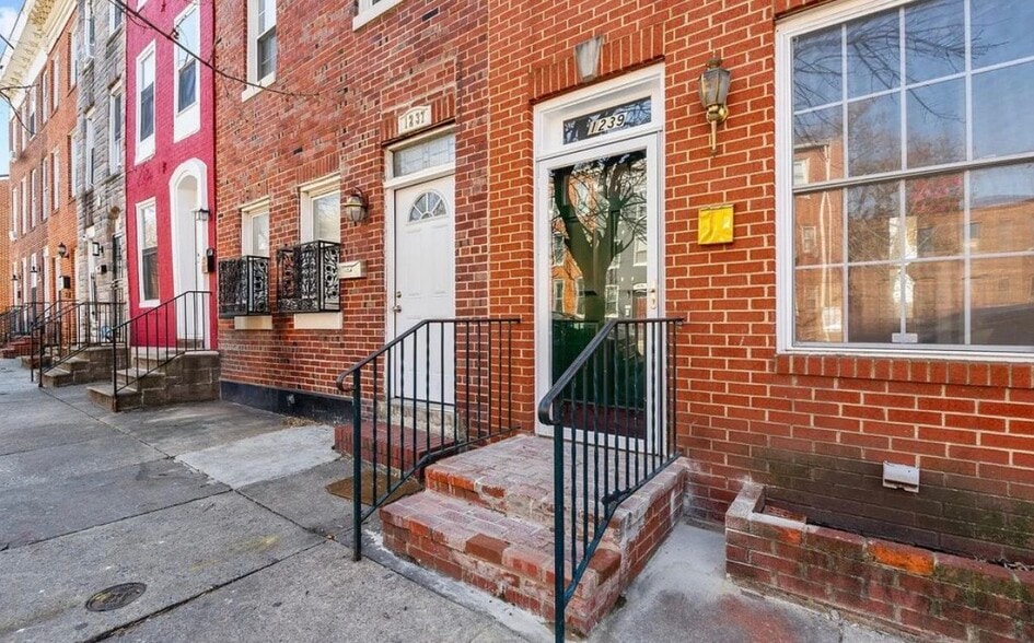 Building Photo - 1239 W Lombard St