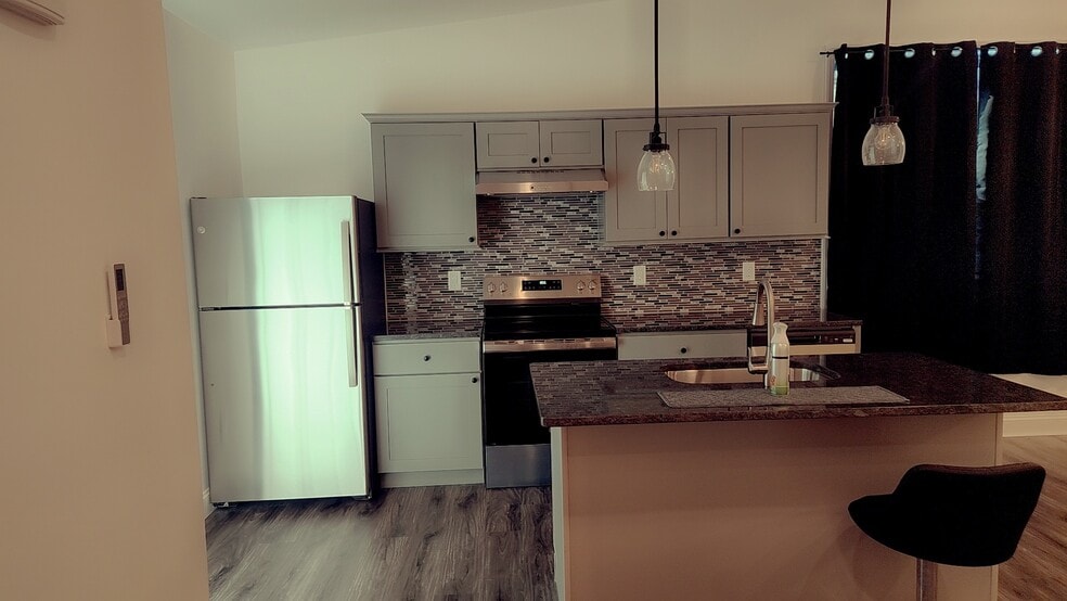 Kitchen - 806 N Ann St