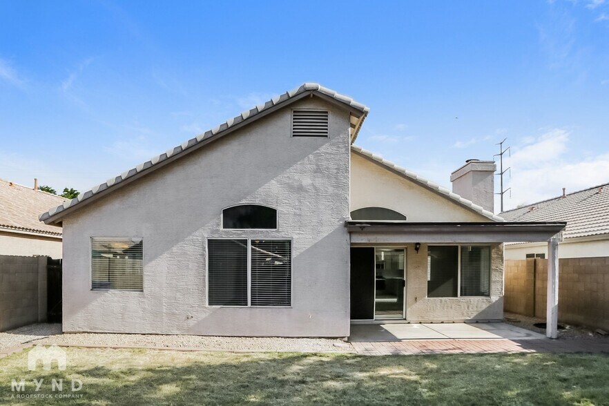 Building Photo - 1045 W Todd Dr