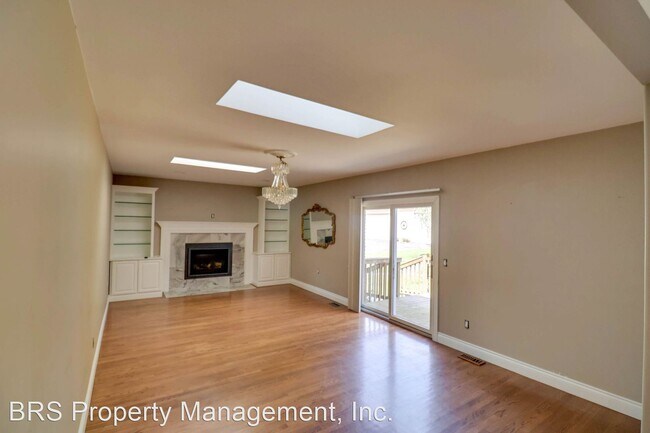 Building Photo - 5 br, 2.5 bath House - 1681 Glen Meadow Lane