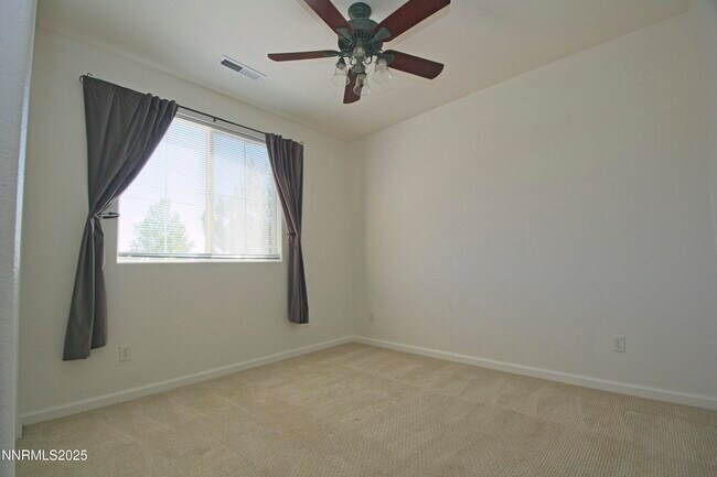 Building Photo - 3075 Roxbury Dr