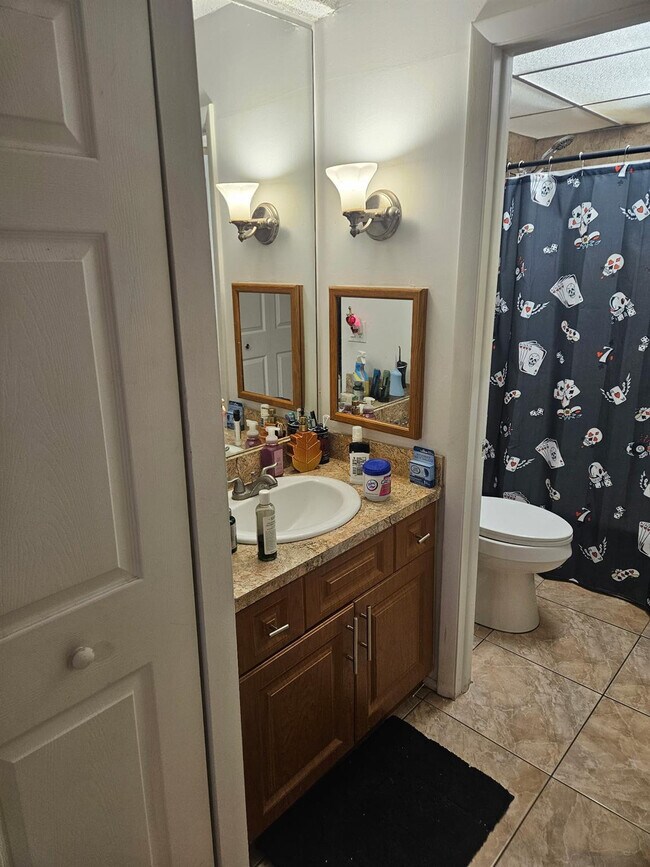 Building Photo - 3710 Inverrary Dr