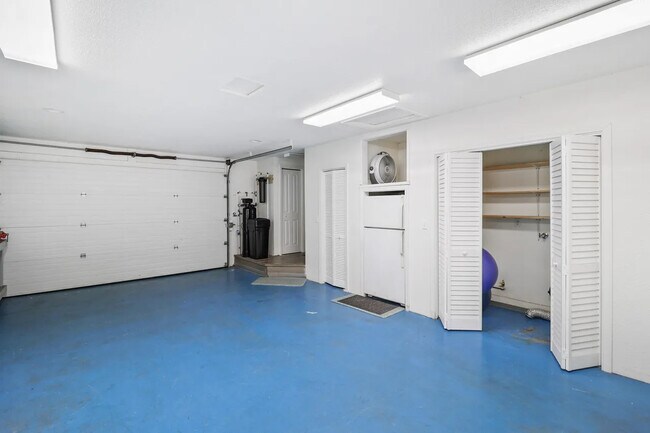 Building Photo - 30408 Whitmore Rd