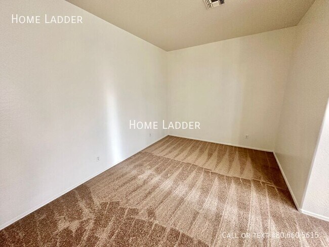 Building Photo - 6822 S 55th Ln