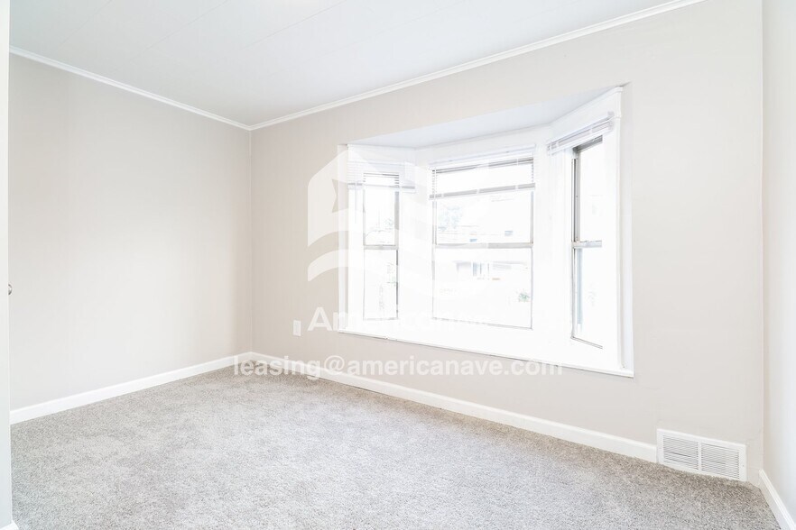 Building Photo - 1222 Main St