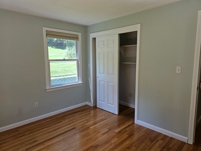 Building Photo - 205 Catlin Rd