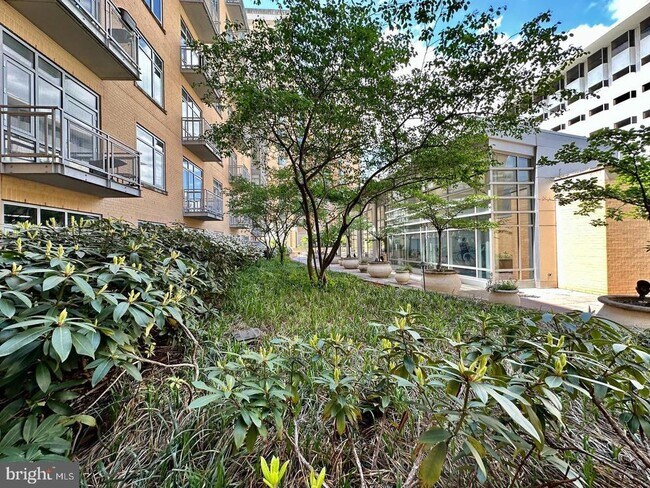 Building Photo - 6506 America Blvd