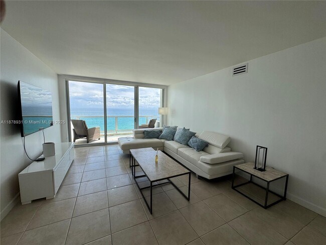 Building Photo - 5161 Collins Ave