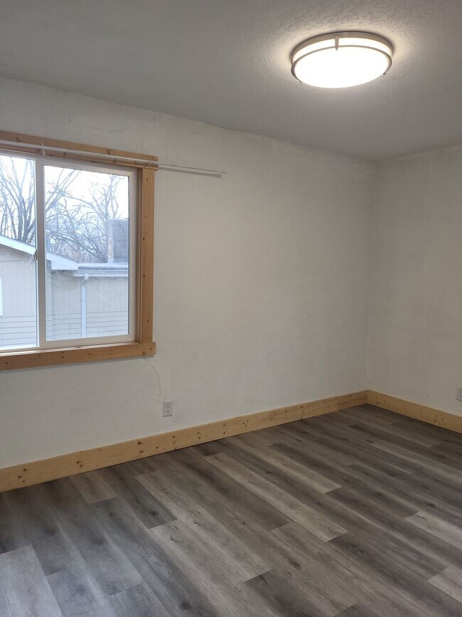 Building Photo - 244 Westwood Rd