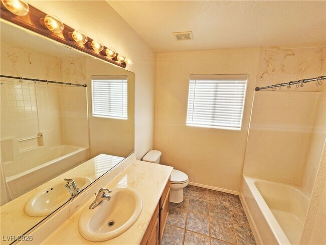 Building Photo - 3120 E Easy St