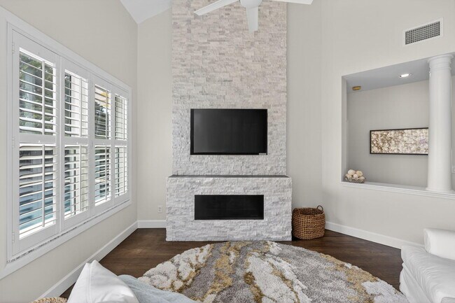 Building Photo - 3069 Mainsail Cir