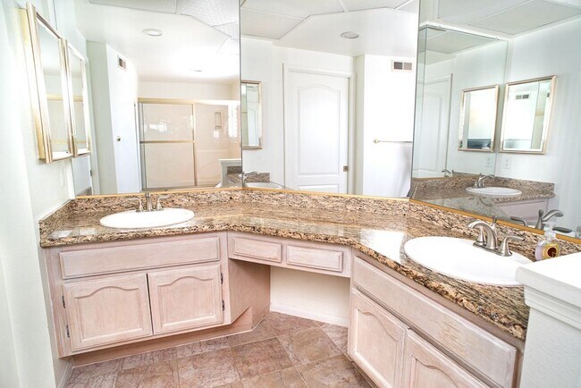 Building Photo - 12021 Falcon Crest Way
