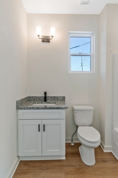 Building Photo - 310 Cedar St