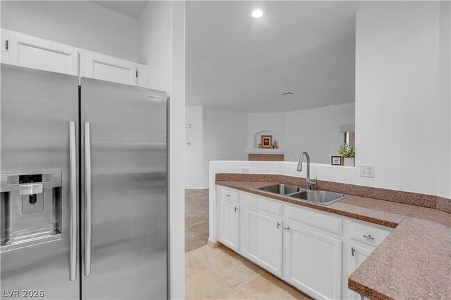 Building Photo - 2050 W Warm Springs Rd