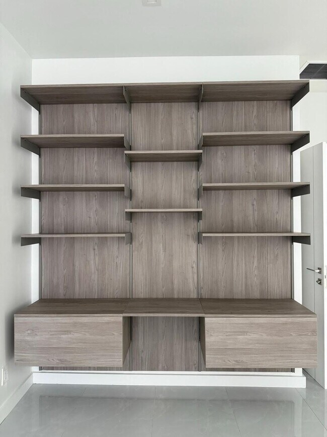 Building Photo - 2516 NE 21st St