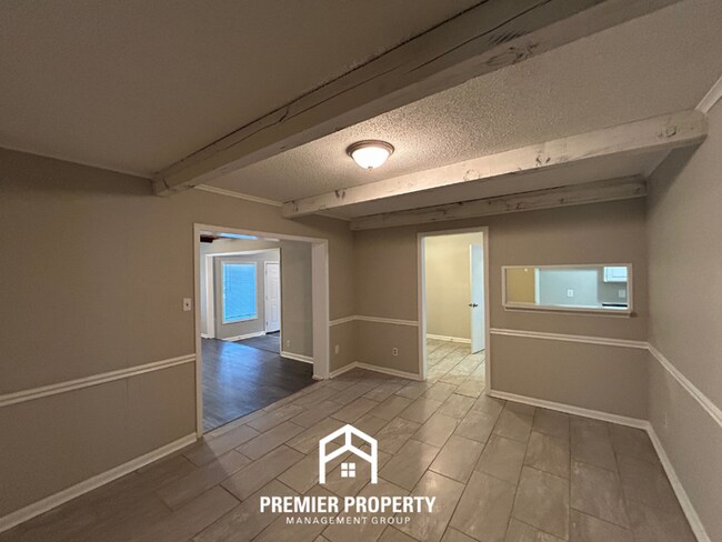 Building Photo - 8288 Cedarbrush Dr