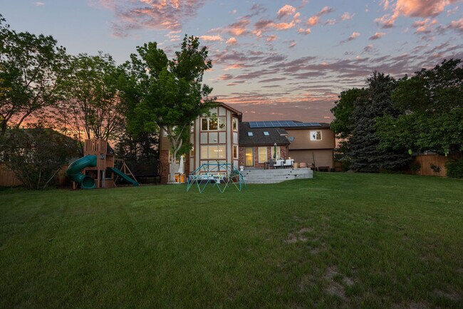 Building Photo - 2213 Grosvenor Ct