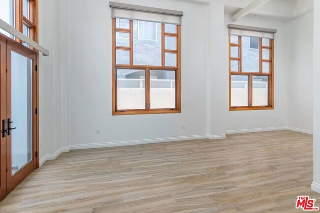 Building Photo - 1232 25th St