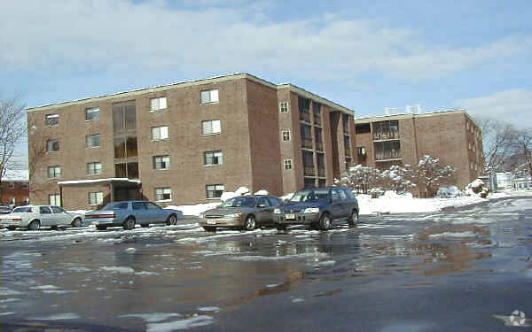 Building Photo - Gardencrest Apartments