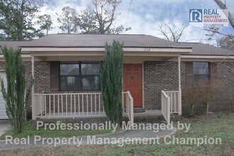 Building Photo - All Brick Ranch with Attached Garage on Large Lot