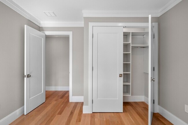 Building Photo - 799 Heath St