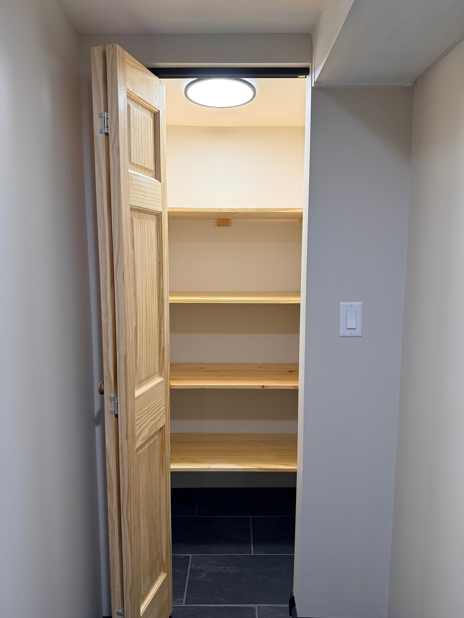 Building Photo - 2050 W Cullerton St