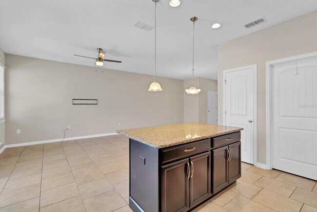 Building Photo - 1578 Softshell St