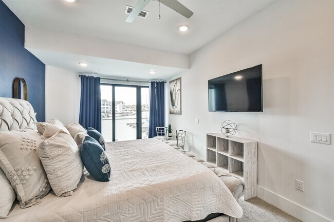 Building Photo - 15260 TX-105