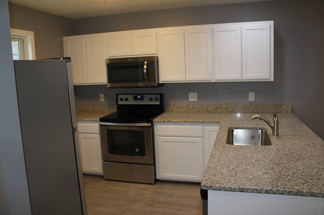 Building Photo - 165-167 Oak St