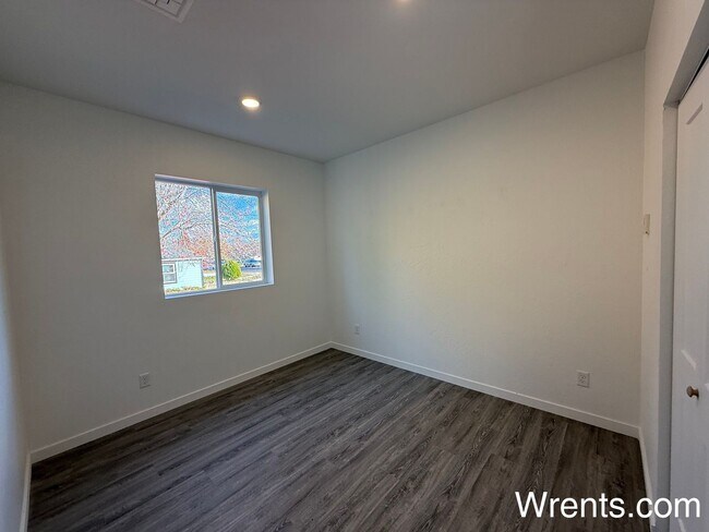 Building Photo - New Build Duplex