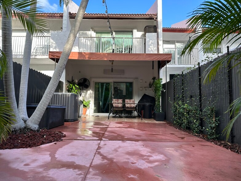 Building Photo - 20764 SW 82nd Ave