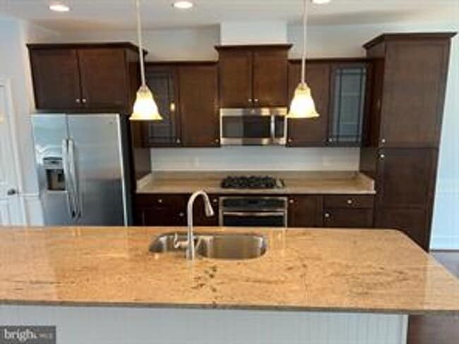 Building Photo - Location Location Location