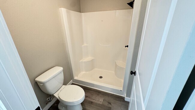 Building Photo - BRAND NEW, STUNNING 3 Bedroom, 2 Bathroom Home in Sebring!!
