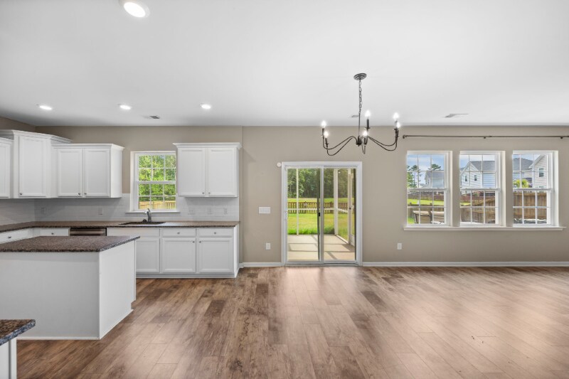 Building Photo - 677 Redbud Ln