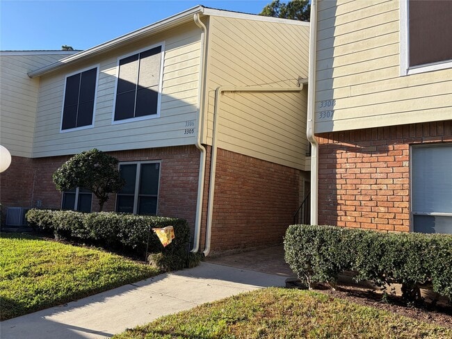 Building Photo - 14555 Wunderlich Dr